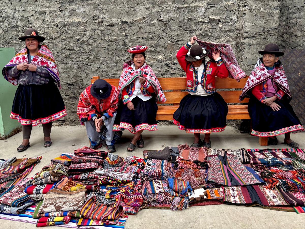 Lokalt tekstilarbeid  |    Foto:  Heather Jasper 