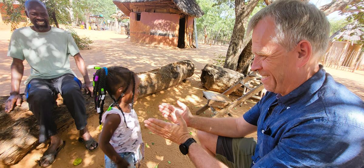 Besøk på homestead utenfor Victoria Falls