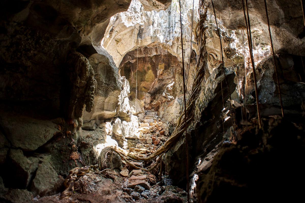 Grottebesøk  |    Foto:  Iharana Bush Camp 