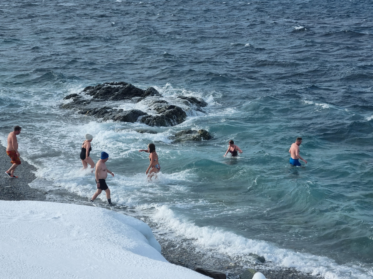      Foto:  Isjord Radio bading - Line  | La'mme skreddersyr 