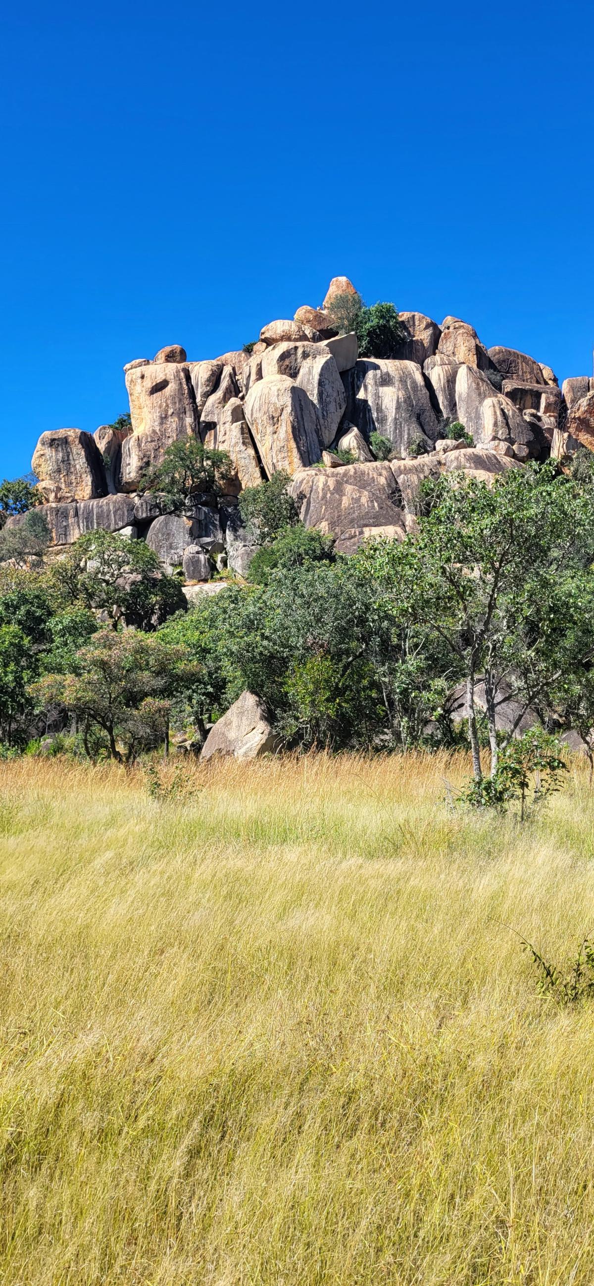 Amalinda Lodge i Matopos, Zimbabwe - Flintstone ...