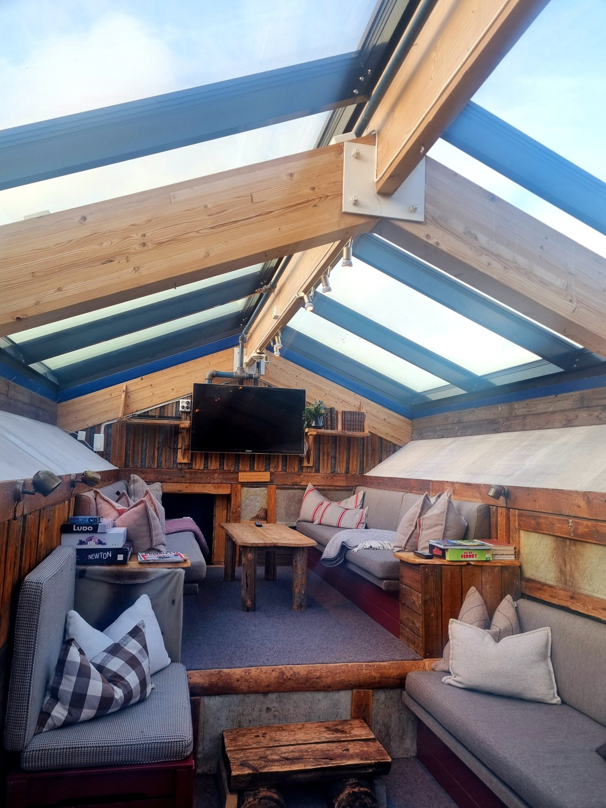      Foto:  Basecamp Hotel Svalbard Line | La'mme skreddersyr 