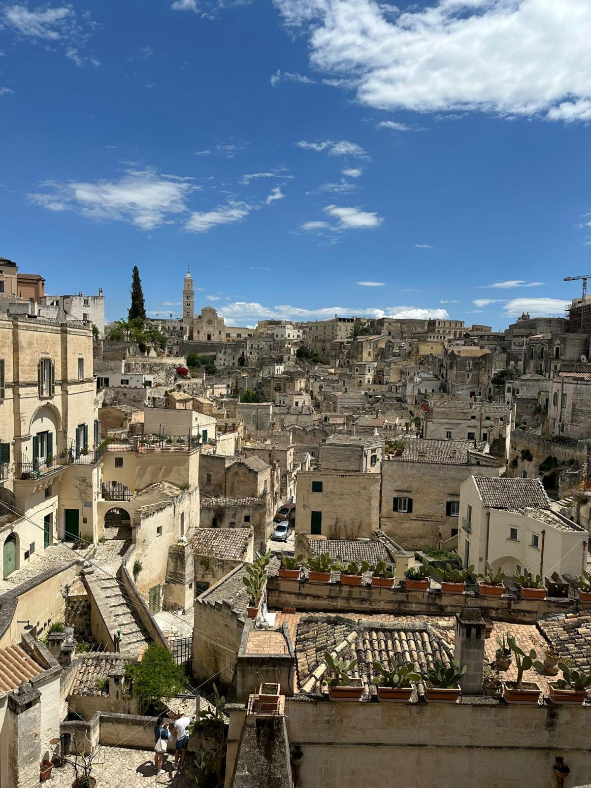 Grottebyen Matera i Basilicata - her starter turen  |    Foto:  Ian Stanton 