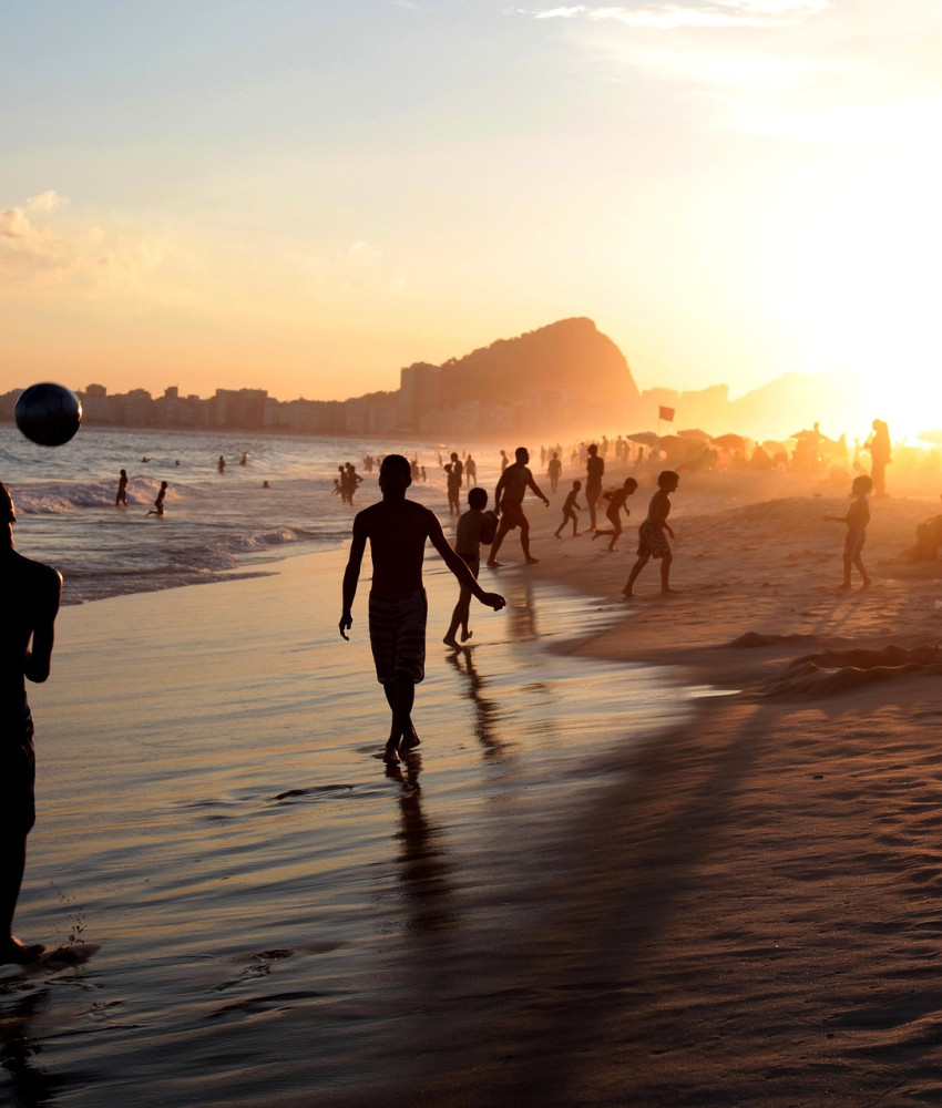 Folk på stranda i Brasil