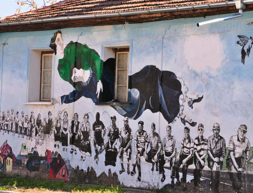 Veggkunst i landsbyen Zhelezare, nord for Plovdiv - Bulgaria